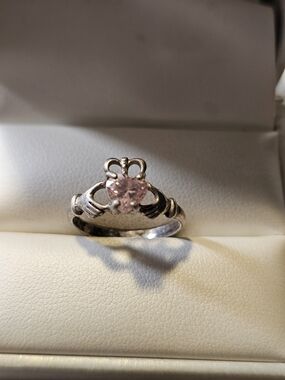 Sterling Silver 925 Claddagh Ring with Heart Stone Size 7